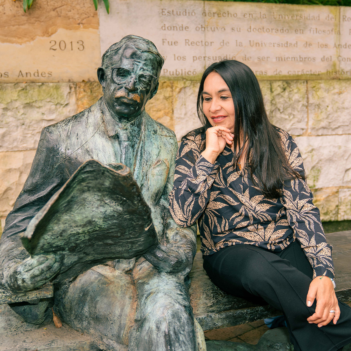 Edilma Cortes Díaz, Asistente Administrativa de la Facultad de Artes & Humanidades