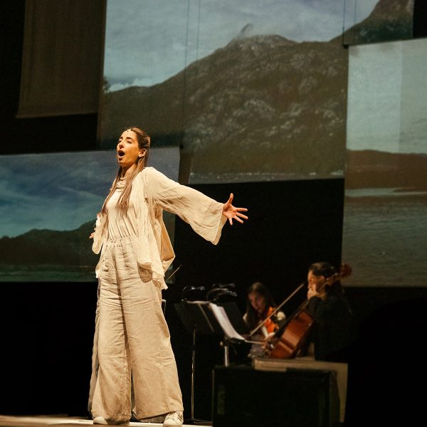 Juana Monsalve , profesora del Departamento de Música.