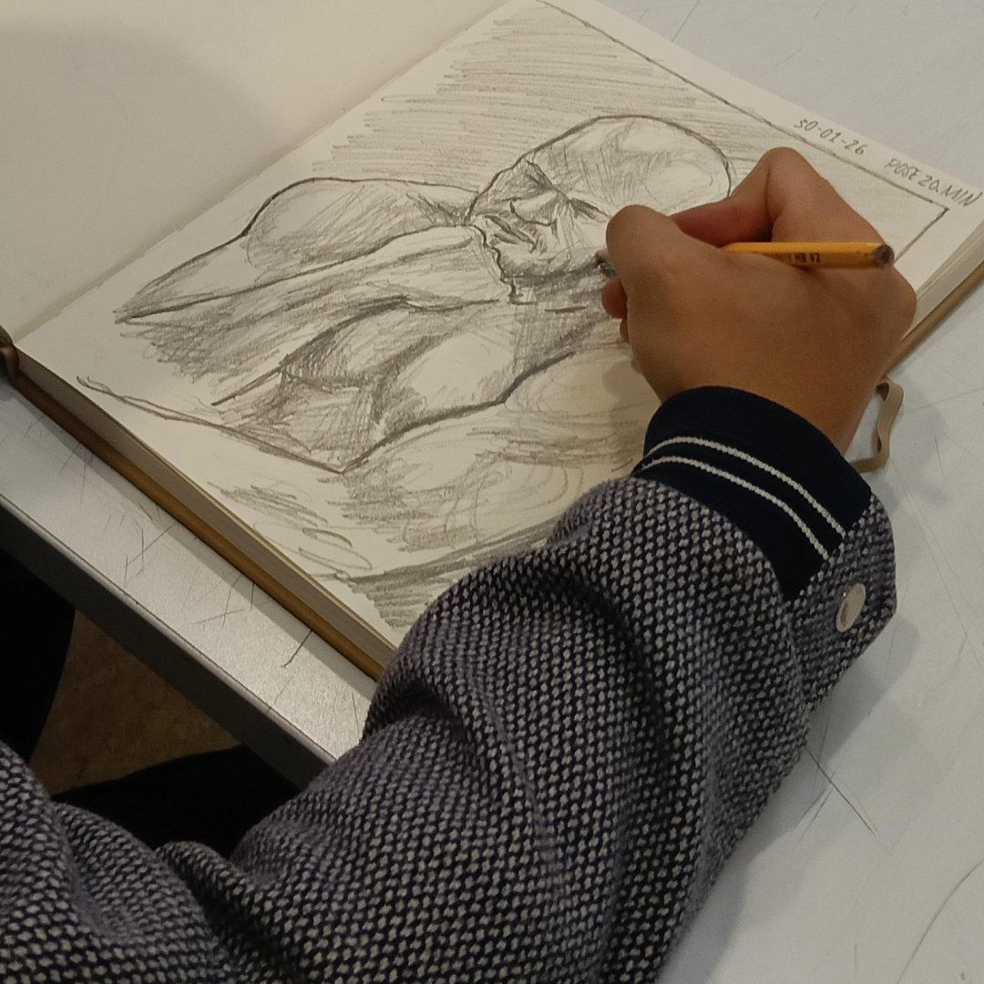 Una sesión de dibujo realizada con modelo en vivo los viernes de 2:00 p.m. a 5:00 p.m. en el S1-302, Bloque S1, Universidad de los Andes