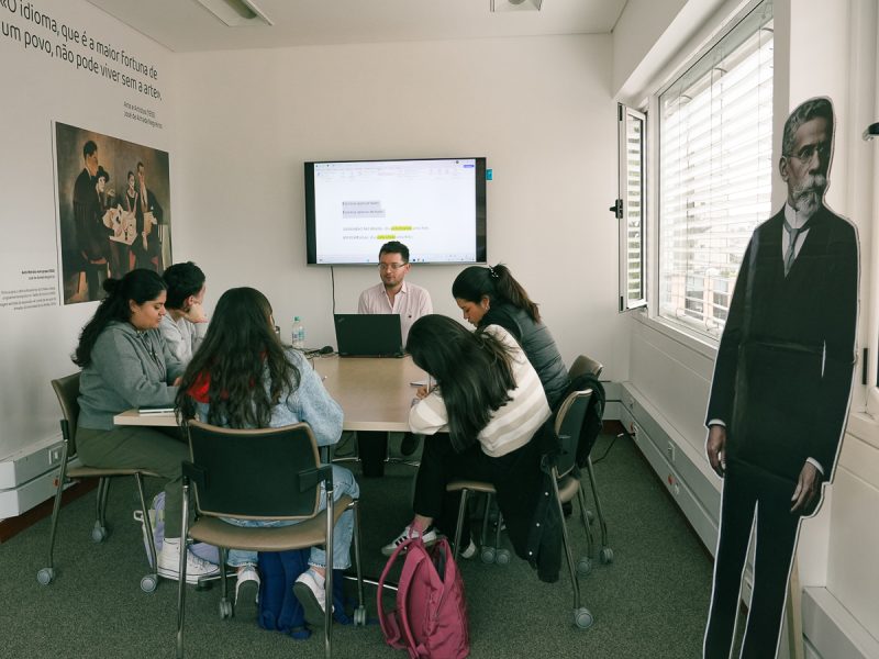 Herramientas centro de lengua portuguesa camões.