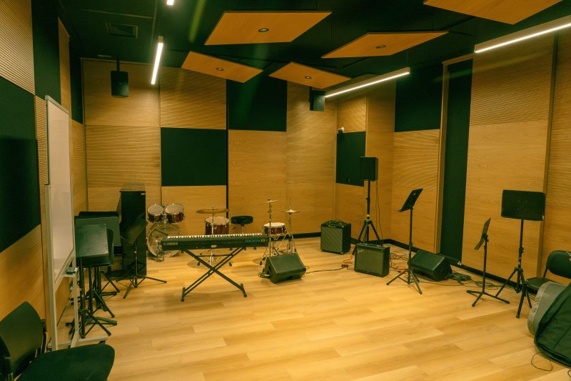 Herramientas sala para ensambles musicales.