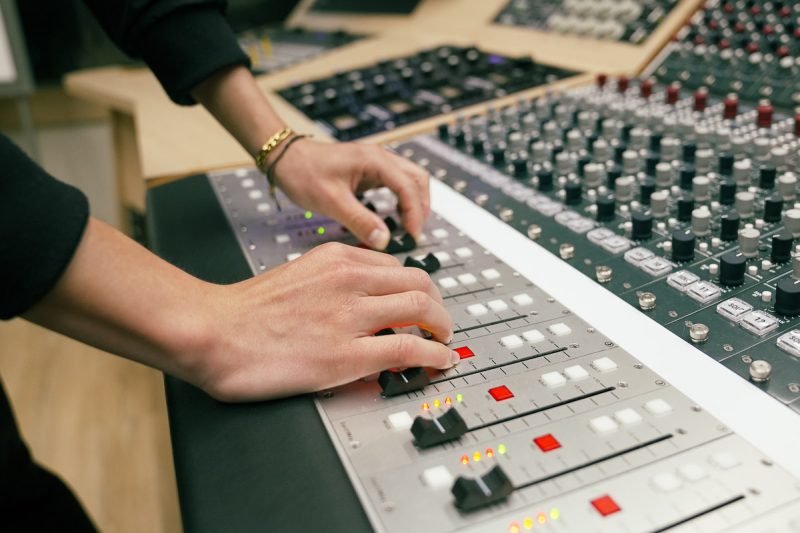 Herramientas control room, sala de grabación y mezcla.