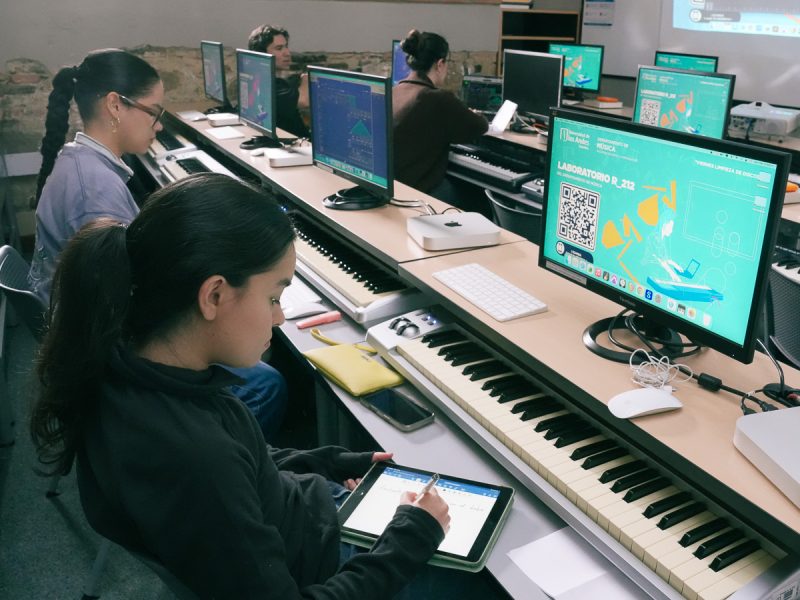 Herramientas laboratorios de música.