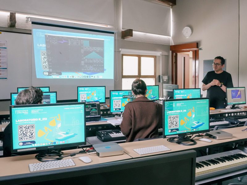 Herramientas laboratorios de música.