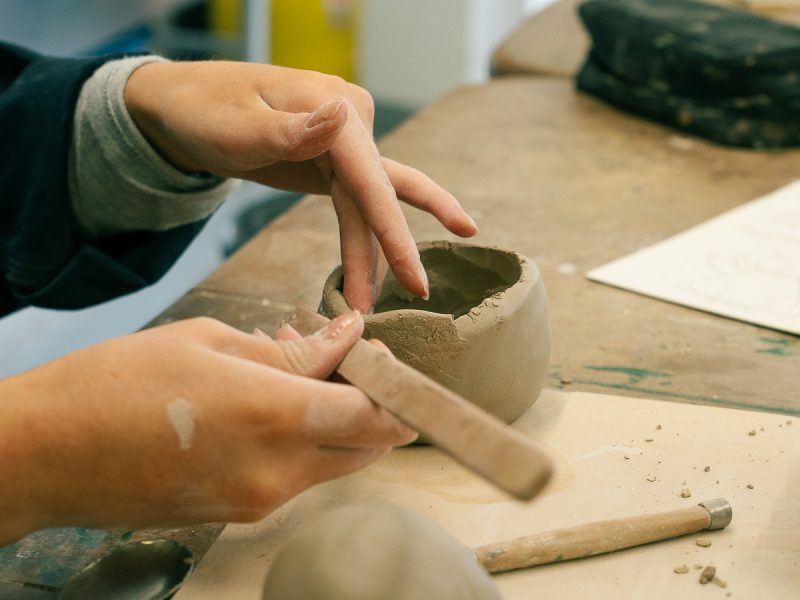 Herramientas talleres de escultura de mediano y gran formato.