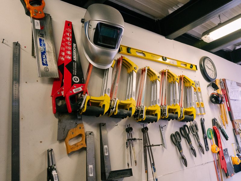 Herramientas talleres de escultura de mediano y gran formato.