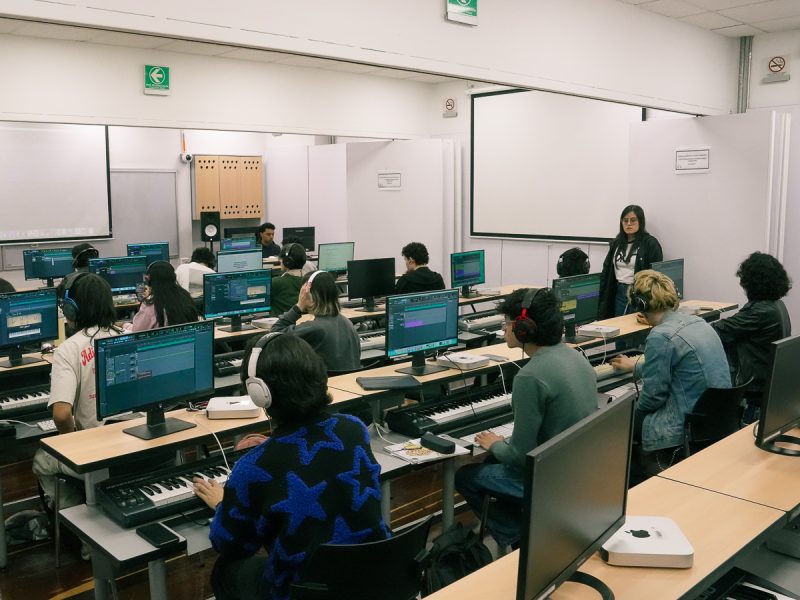 Herramientas laboratorios de música.