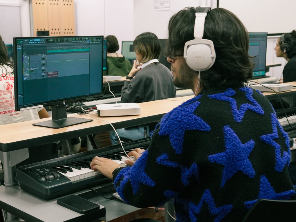 T 203 | R 212, 217, 216 Laboratorios de música | Facultad de Artes & Humanidades | Universidad de los Andes