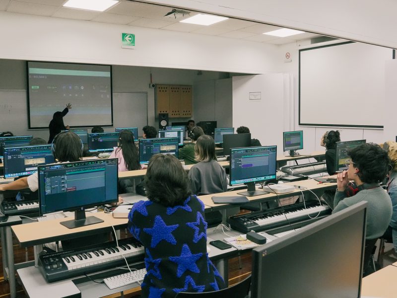 Herramientas laboratorios de música.