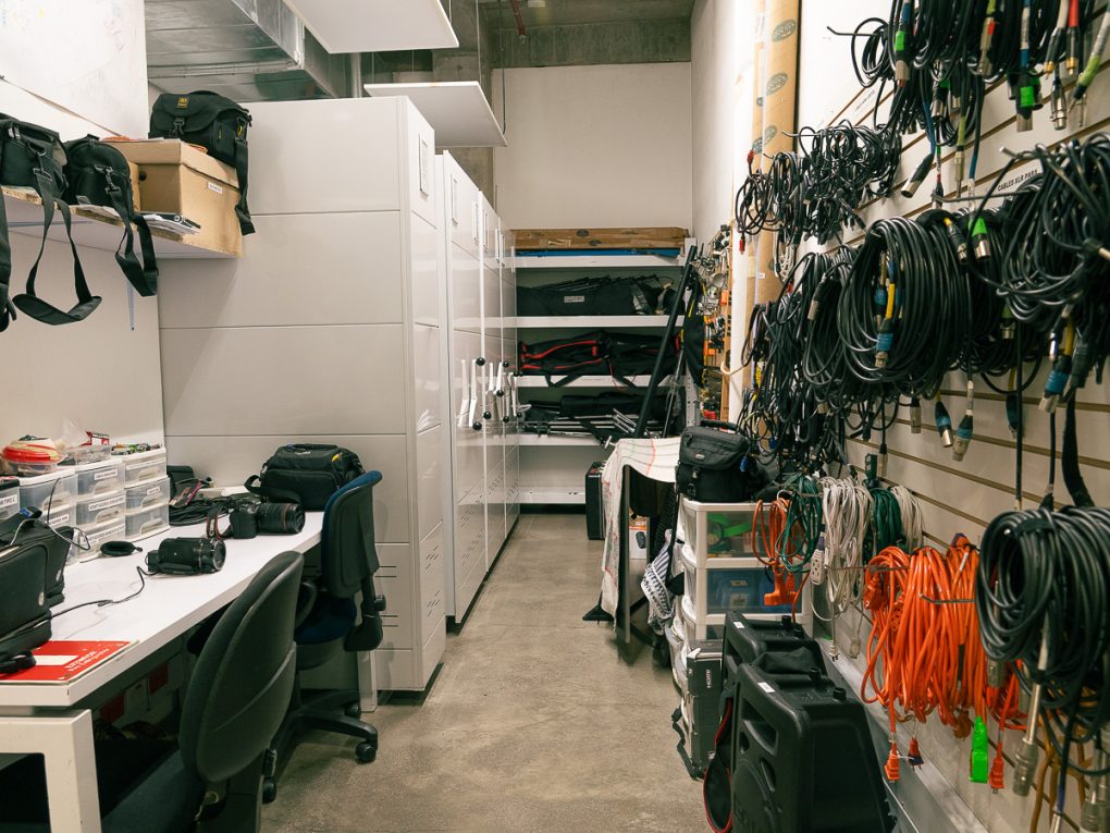 Tx-202 Diapoteca | Facultad de Artes & Humanidades | Universidad de los Andes