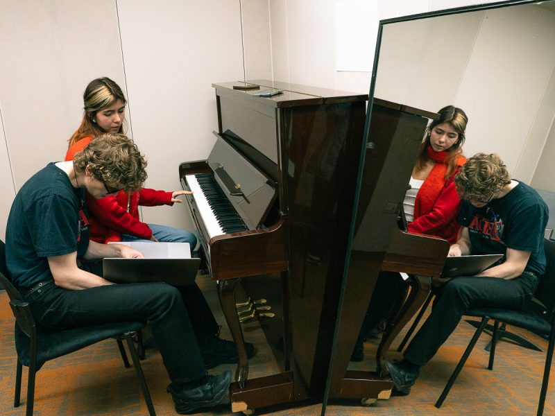 Herramientas cubículos de práctica y ensayo.