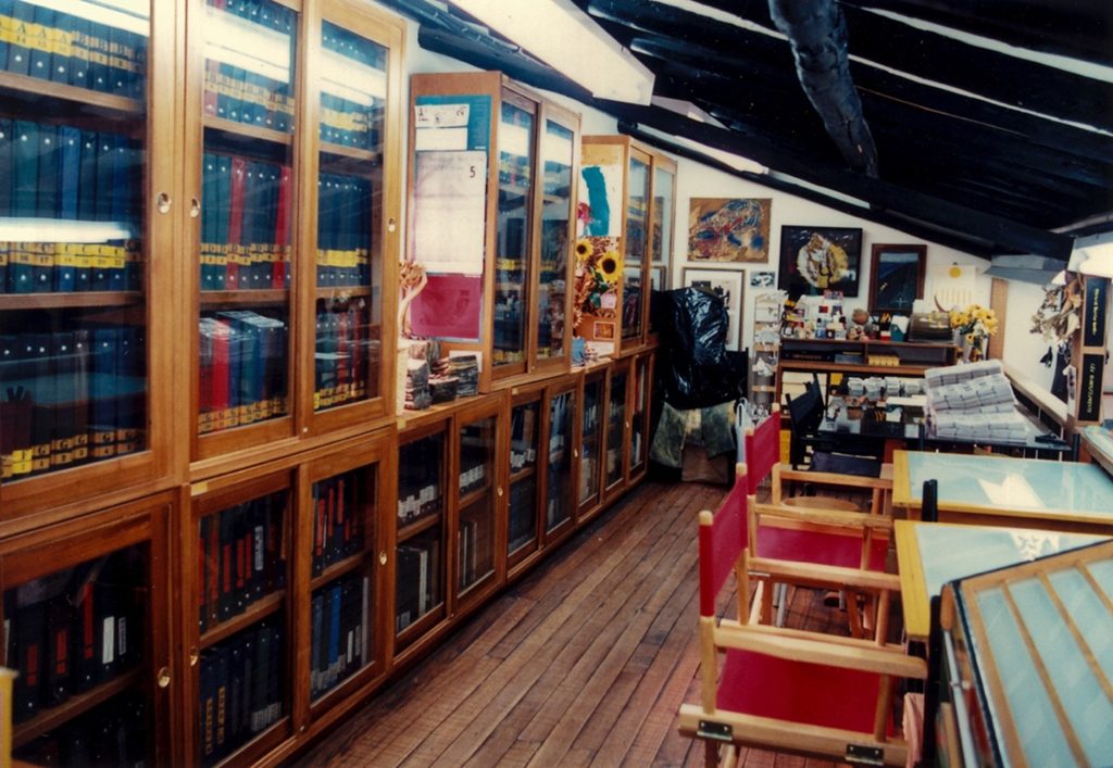 Historia del Departamento de Arte de la Universidad de los Andes escrita por Lucas Ospina, profesor asociado.