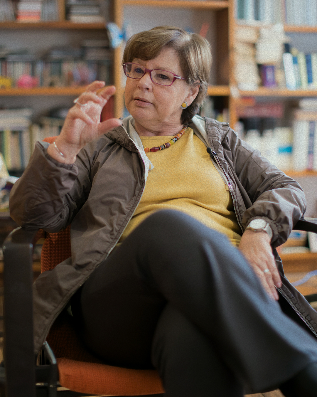 Encuentro entre la poeta y su editora: Piedad Bonnett y Francisca Noguerol dialogan a propósito de la antología La oscura disonancia