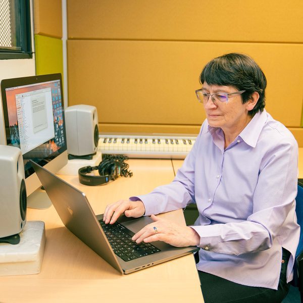 Catalina Perarlta C, profesora del Departamento de Música.