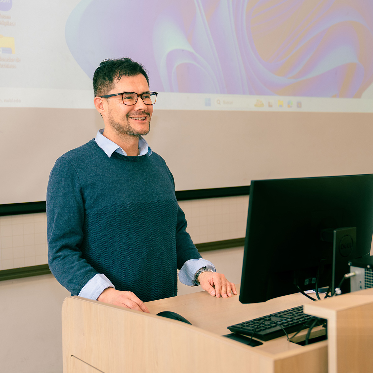 Julian Cubillos, profesor de la Facultad de Artes & Humanidades