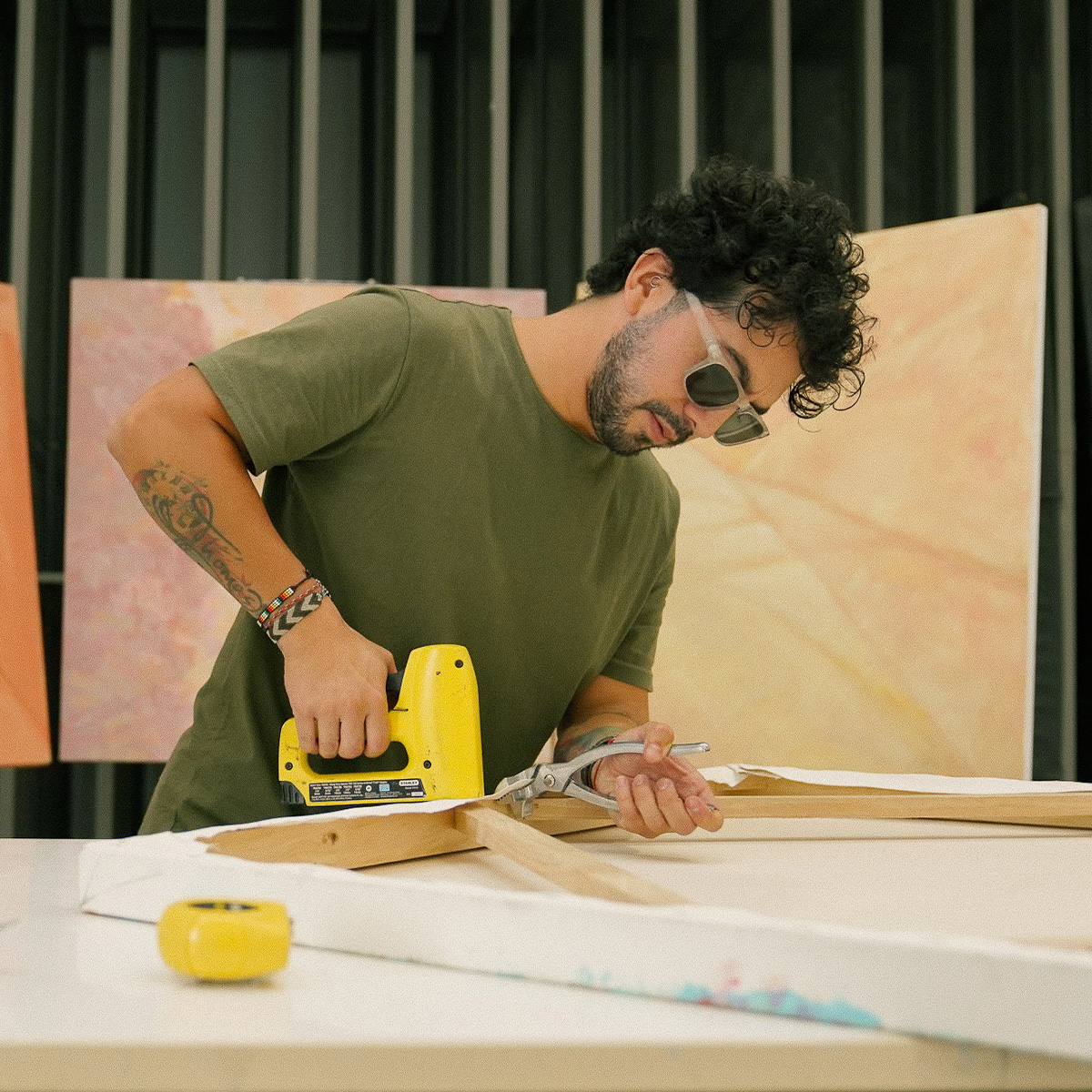 Luis Fernando Betancourt, técnico del Departamento de Arte