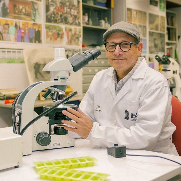 Mario Omar Fernandez Reguera, profesor del Departamento de Arte