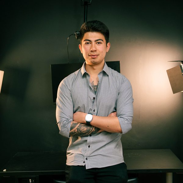 Sergio Cantor, técnico de salas de la Facultad de Artes & Humanidades