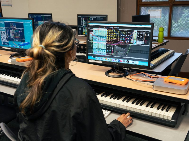 Herramientas laboratorios de música.