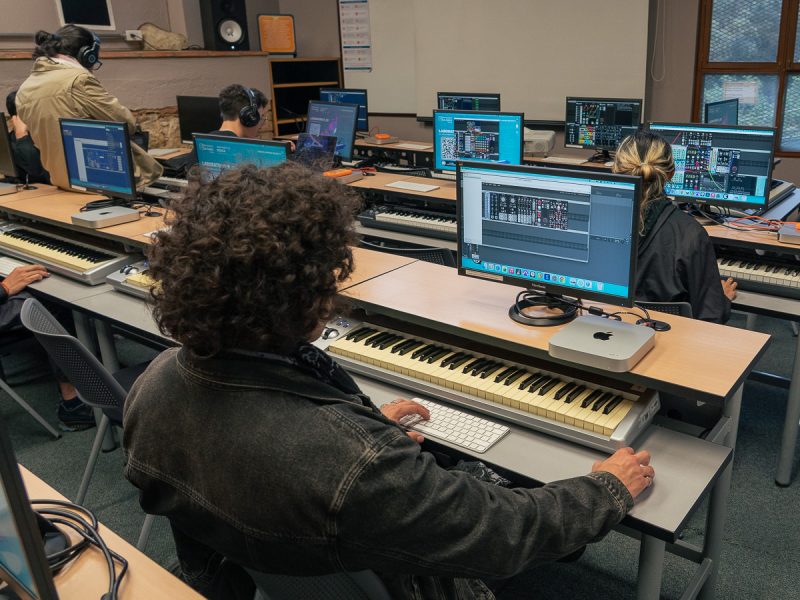 Herramientas laboratorios de música.