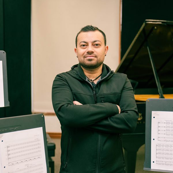 Andrés Fernando Sabogal, Asistente Administrativo Coro