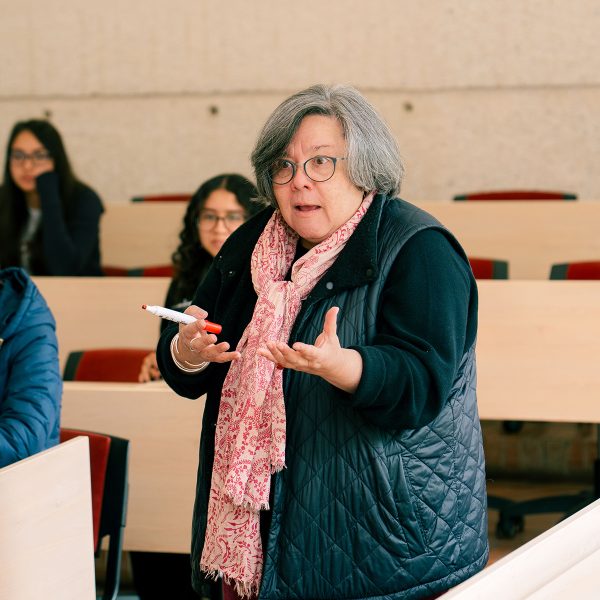 Claudia Montilla, profesora de Literatura