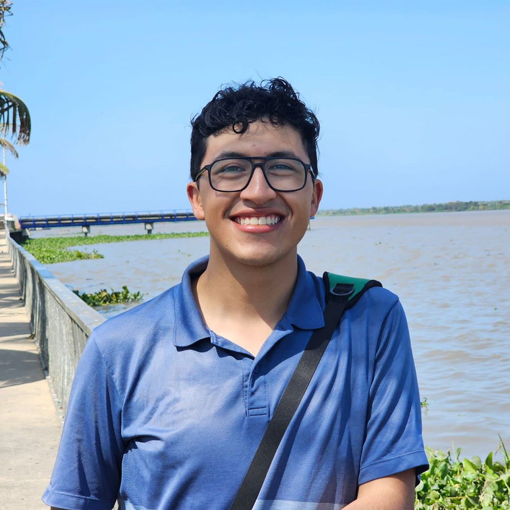 Participa en el Taller Extra Modelado 3D y adquiere habilidades clave para el emprendimiento en impresión y modelado digital.