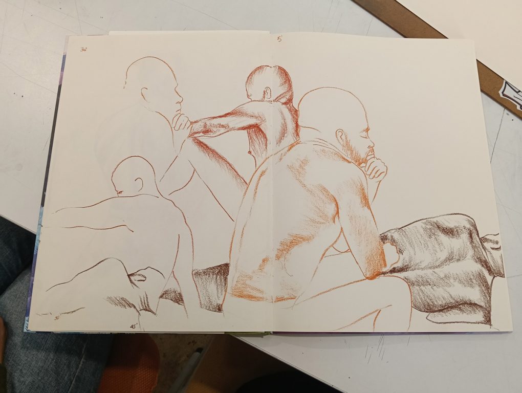 Omnituens: Miradas y perspectivas exhibe trabajos artísticos inspirados en dinámicas de modelo y exploraciones creativas.