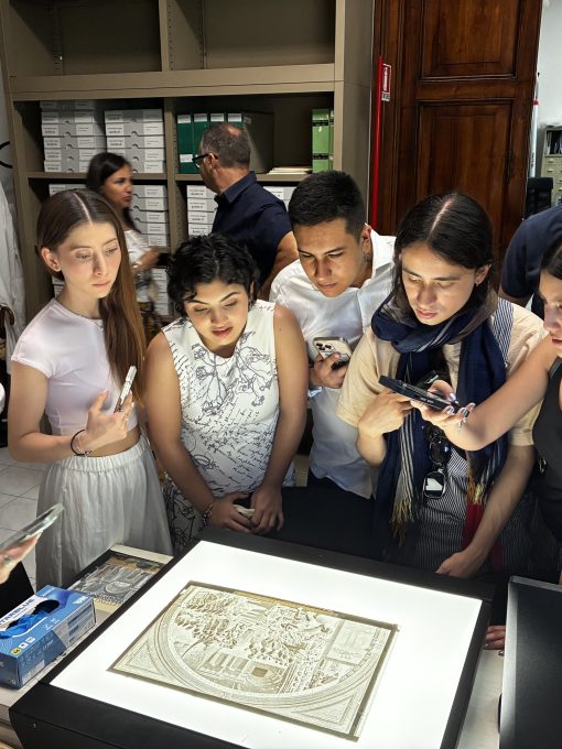 Aprende sobre fotografía en Colombia, analizando su evolución y relevancia en la cultura y cambios sociales del país.